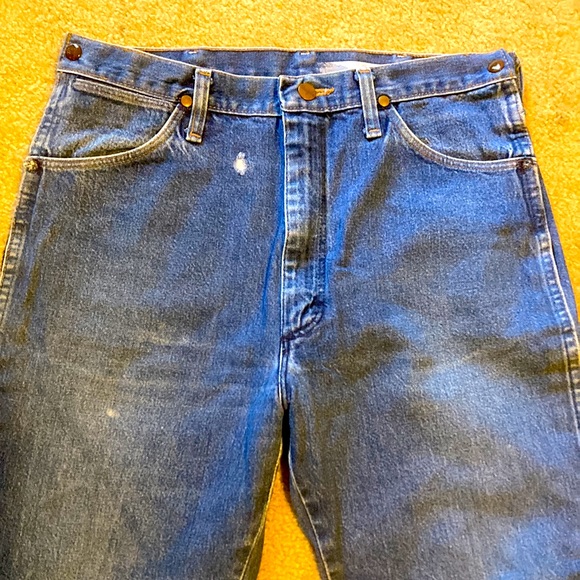 Men's Wrangler 13MWZ TEAR-OFF Jeans - 34 x 36 - Picture 2 of 7